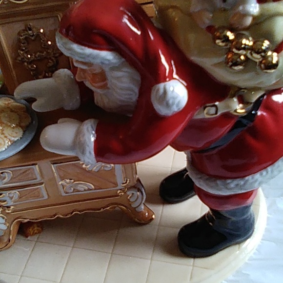 Royal Dolton 2006, Porcelain Cookies For Santa Figurine - Picture 14 of 15